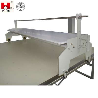 Custom-made Industrial Manual Fabric Spreading Machine in Garment Factory